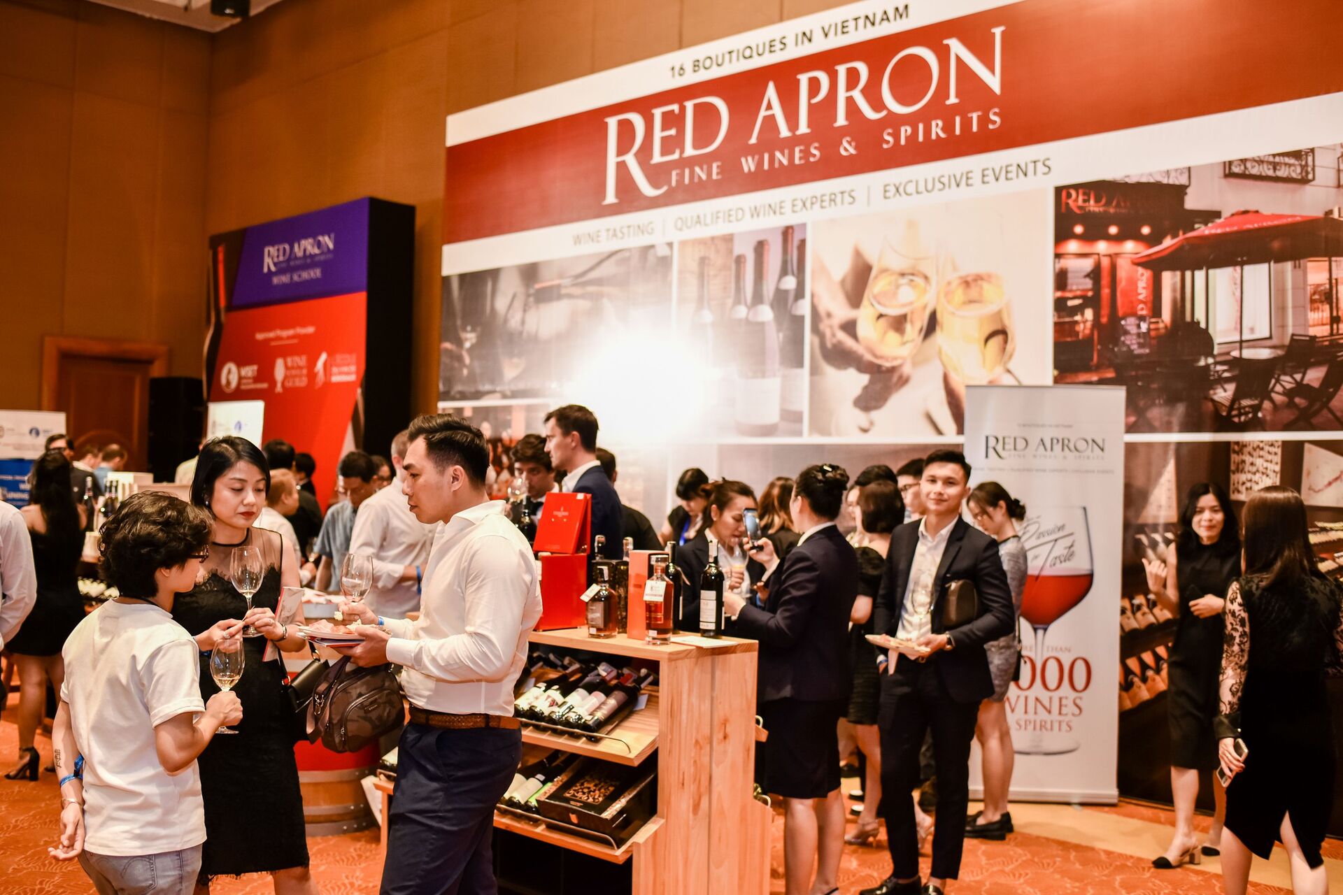 Travel Around The Wine World Through “Wines Of The World” With Red Apron