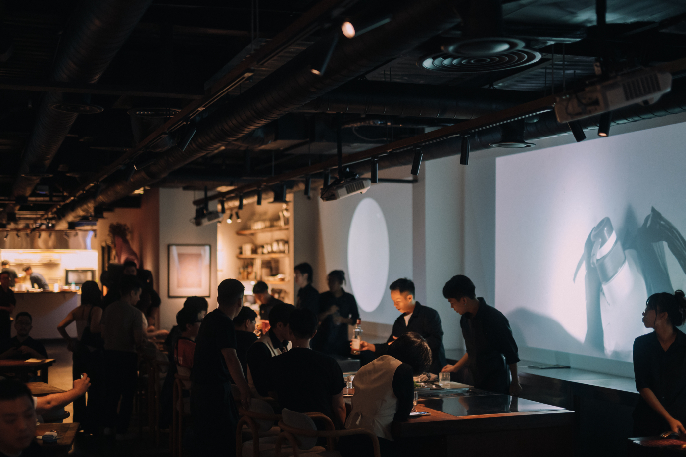 Ômm: Cocktail Alchemy Meets Artistic Experimentation