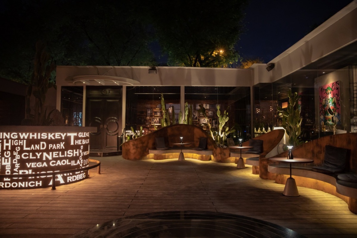 COCO SAIGON WHISKY BAR <br> A Saigon Reverie in Whisky, Memory, and Modern Craft