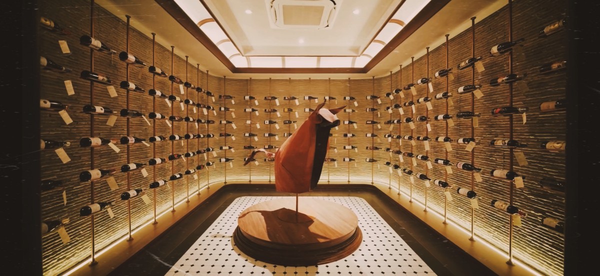 El Toro <br> Home for Steaks & Wines