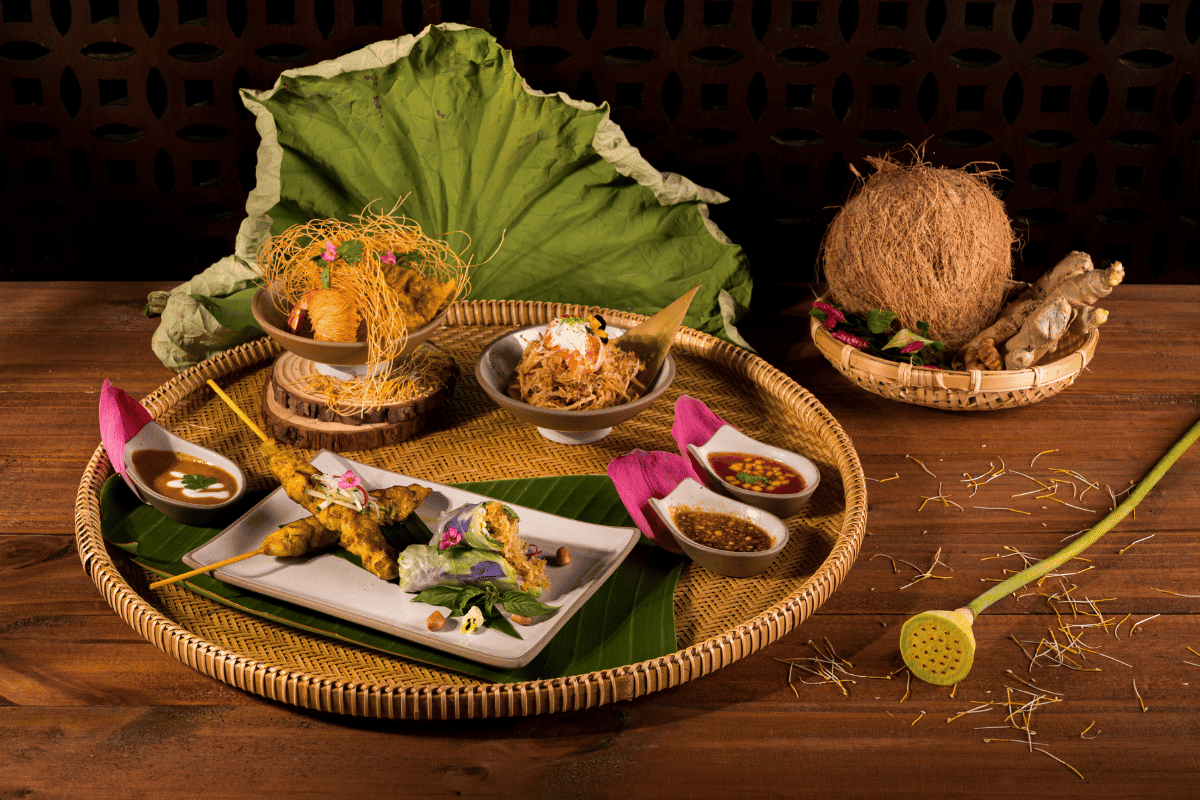 Saffron Banyan Tree Lăng Cô<br>A Thai Table Above The Bay